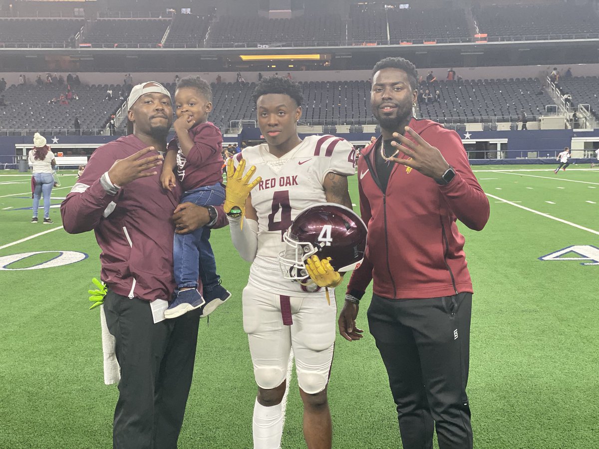 coachsjacksonjr's tweet photo. Proud of you son. You had a great year and still have one to go! #JacksonMen https://t.co/QtpTWbjt5c