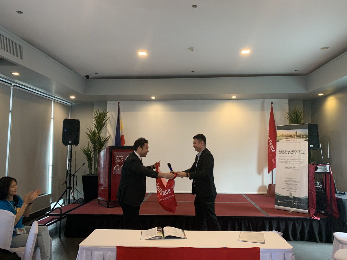 rfp_apiyn's tweet photo. Words of Gratitude & Ceremonial Handover to the Japanese Youth Committee led by Mr. Renz Christian Argao, Coordinator of RfP International Youth Committee. #RfPAPIYN #RfPAPIYN2019 https://t.co/yzI7zUN6G2