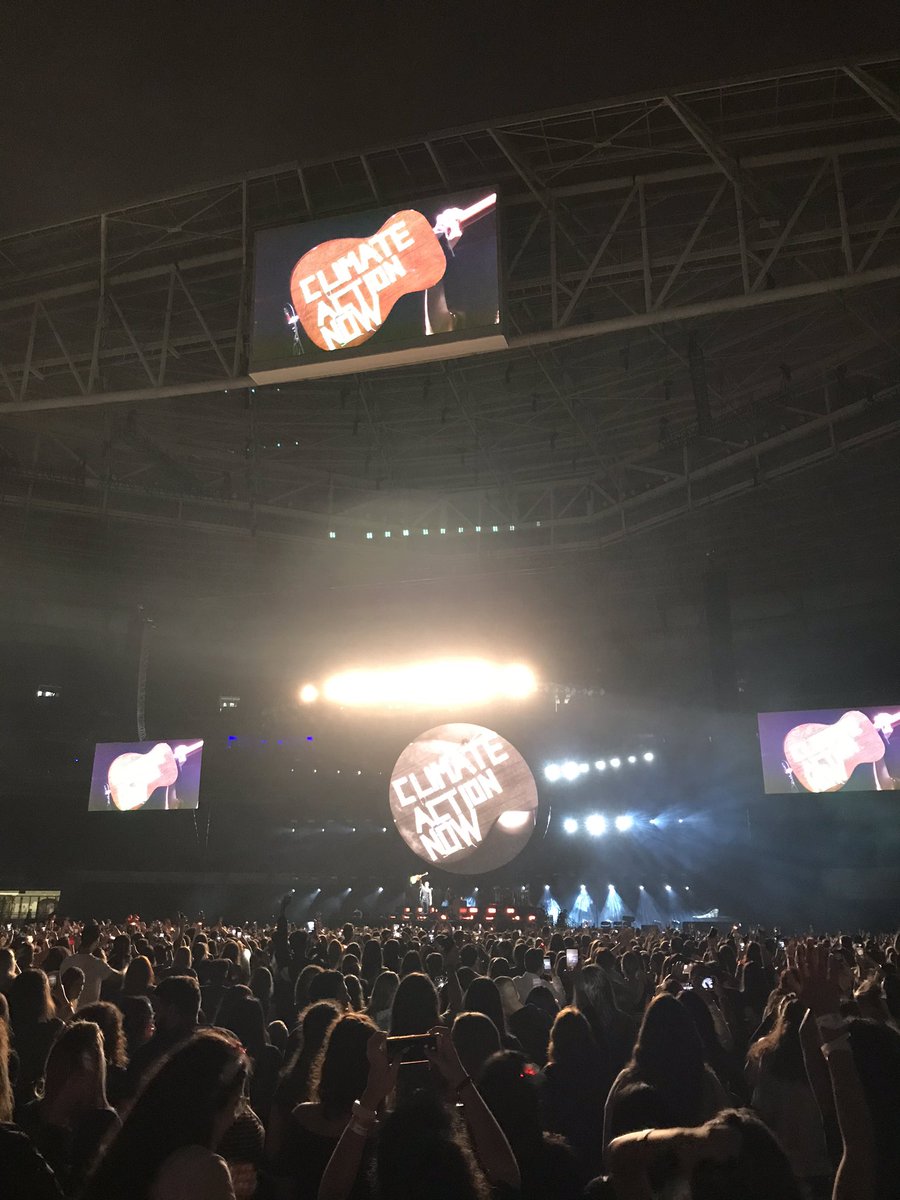 multifandomrafa's tweet image. Tonight was amazing! Thank you @ShawnMendes for this incredible show. I can’t have words to describe how happy I am! We love you really much!!!! #ShawnMendesTheTourBrazil #ShawnMendesTheTourSãoPaulo