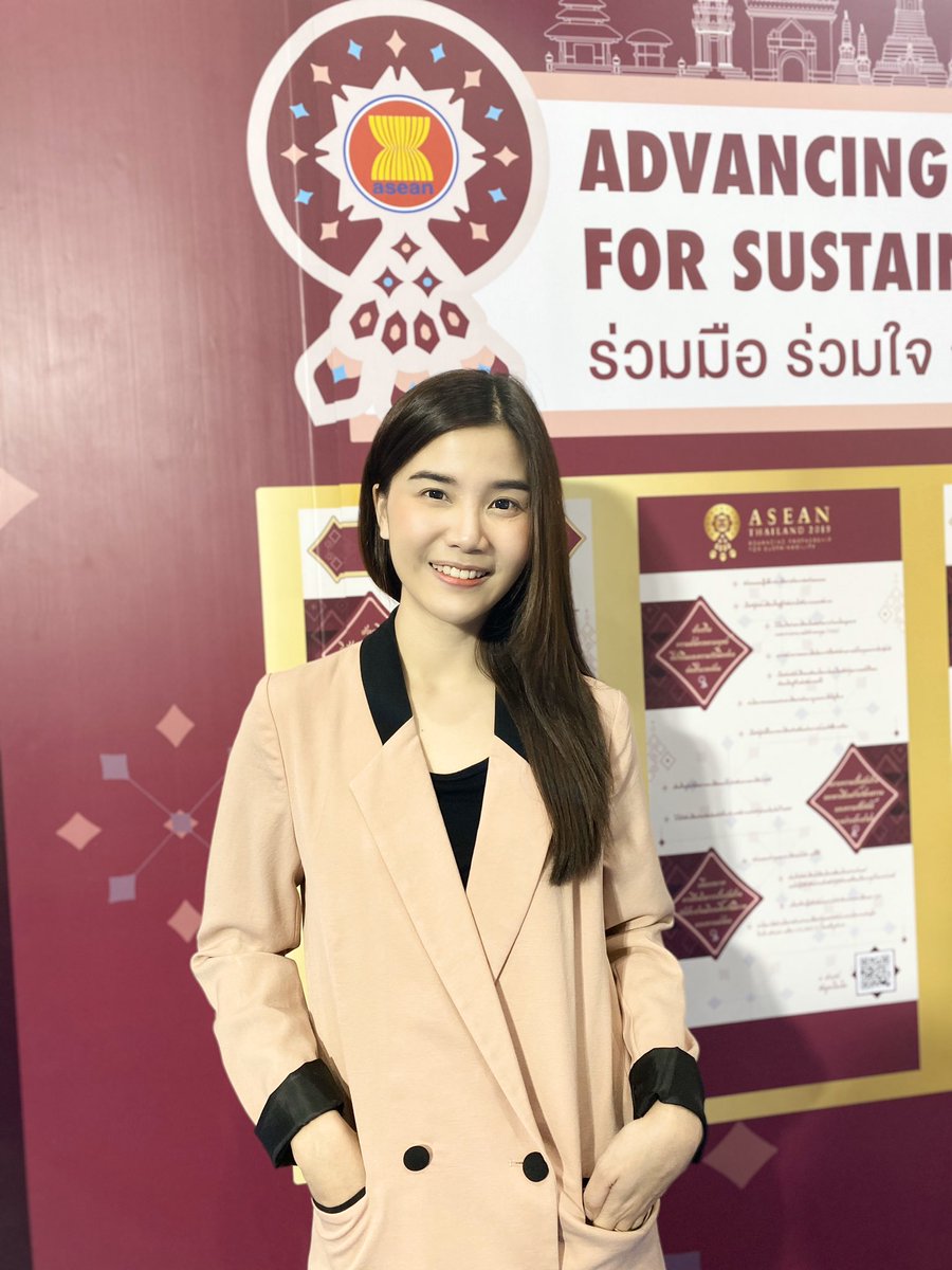 Note_Kewalit's tweet image. มาเฝ้าบูทกระทรวงเกษตรที่งาน Thailand friendly design expo ที่อิมแพค เจอคนสวยจากกระทรวงการต่างประเทศครับ 🥰🥰🥰
#PetchSweat16 #Sweat16 
#ThailandFriendlyDesignExpo2019