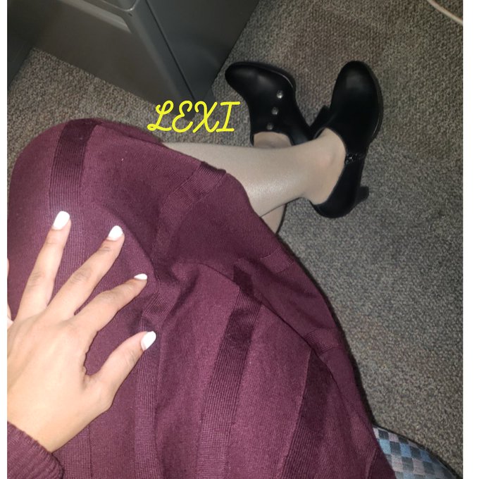 Was at work bored https://t.co/VvbEVFT5zz<a href="/tag/sweatyfeet"class="tags"><span>#sweatyfeet</span></a><a href="/tag/stinkyfeet"class="tags"><span>#stinkyfeet</span></a><a href="/tag/ankleboots"class="tags"><span>#ankleboots</span></a><a href="/tag/thighhighstockings"class="tags"><span>#thighhighstockings</span></a>