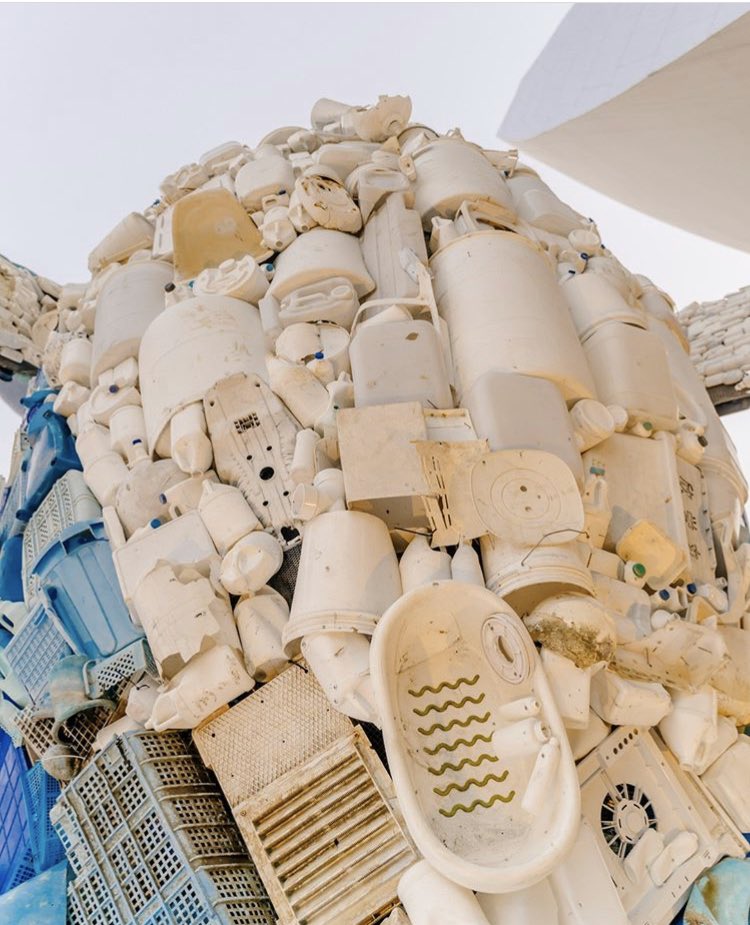 honorharger's tweet photo. The culmination of this year’s Season of Sustainability at @ArtSciMuseum, #ClimateSOS is the presentation of the iconic public sculpture, “Skyscraper - The Bruges Whale“ made from recycled ocean plastic. It’s made by @STUDIOKCA working with @OceanRecov.
https://t.co/6MPT7BKd2R https://t.co/YhFZjDMr0m