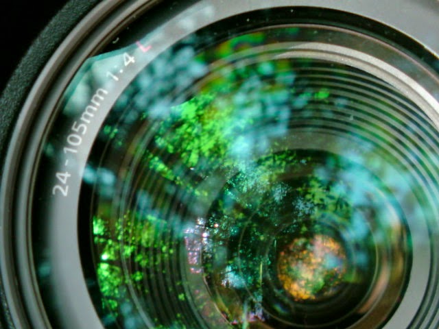 イラストに描く光の映り込みは カメラ目線 か 肉眼目線 で左右される 仕組みの解説に目からウロコ Togetter