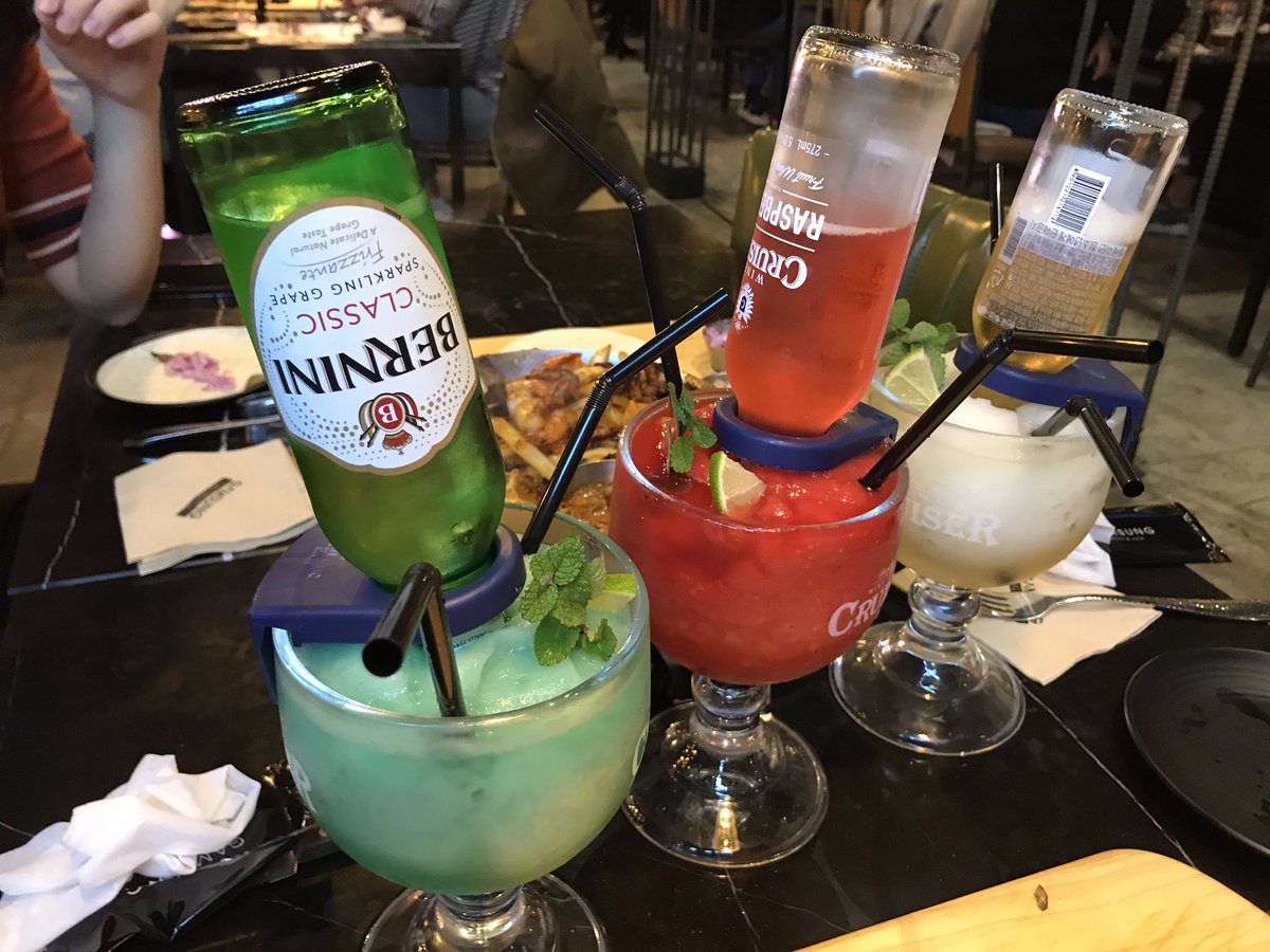 <광교 - 감성타코>
감성파히타 치킨파히타
2인기준이라고 나와있던데 3인도 충분하다 또띠아 계속 가져다줌

치킨은 감자있어서 별로 감성파히타가 괜찮았다 근데 가격이 좀 비쌈 음식도 술도 다 비싼편