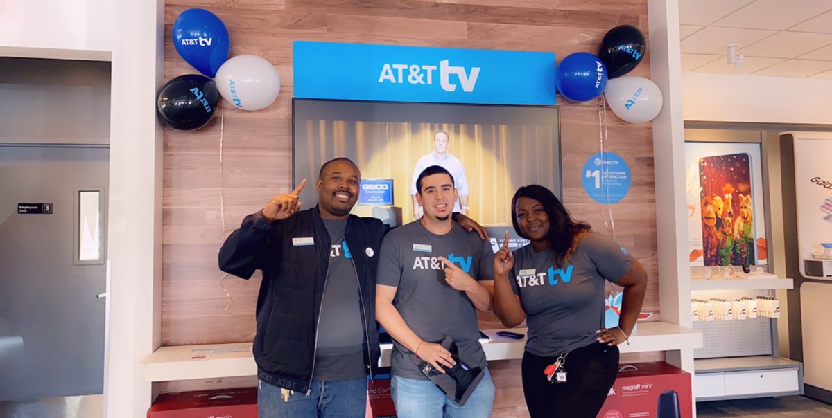 BiscayneStore's tweet image. Congrats to #BayFlow for winning a pair of Warriors vs Heat tickets for Friday the 29th.@AtVarela finished #1🔥. Biscayne Bay leading the way with 23 ATT TVs &amp;amp; winning our ATT TV launch contest from 11/20-11/25! @JasonJj5839 @preciouszmoment @jrluna11 @Sumitra_Coote @efrenfavela