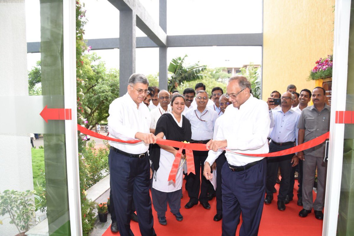 tceofficialpage's tweet photo. T.S.Srinivasan Center for Automotive Research has been inaugurated in TCE on 29.11.2019.  Shri. Venu Srinivasan , Chairman and Managing Director , TVS Motor Company  was the Chief Guest. Shri .Karumuttu.T.Kannan , Chairman and Correspondent, TCE presided over the function #TSSCAR https://t.co/vL5yaPUctI