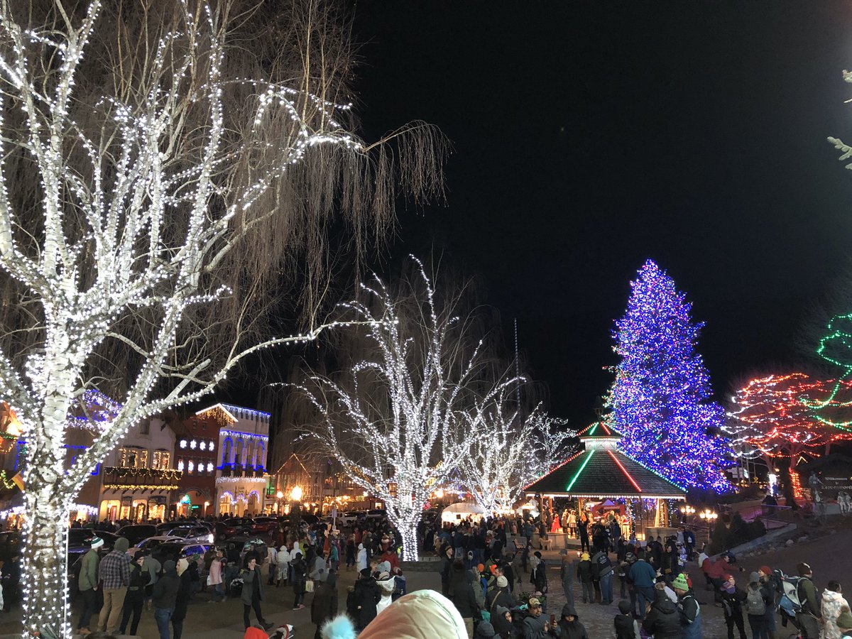 4/4 but the best part was last as we came back outside to enjoy the Christkindlmarkt after sundown as the hundreds of thousands of lights made their appearance - I’m really glad I finally had the opportunity to see this! – at  Leavenworth