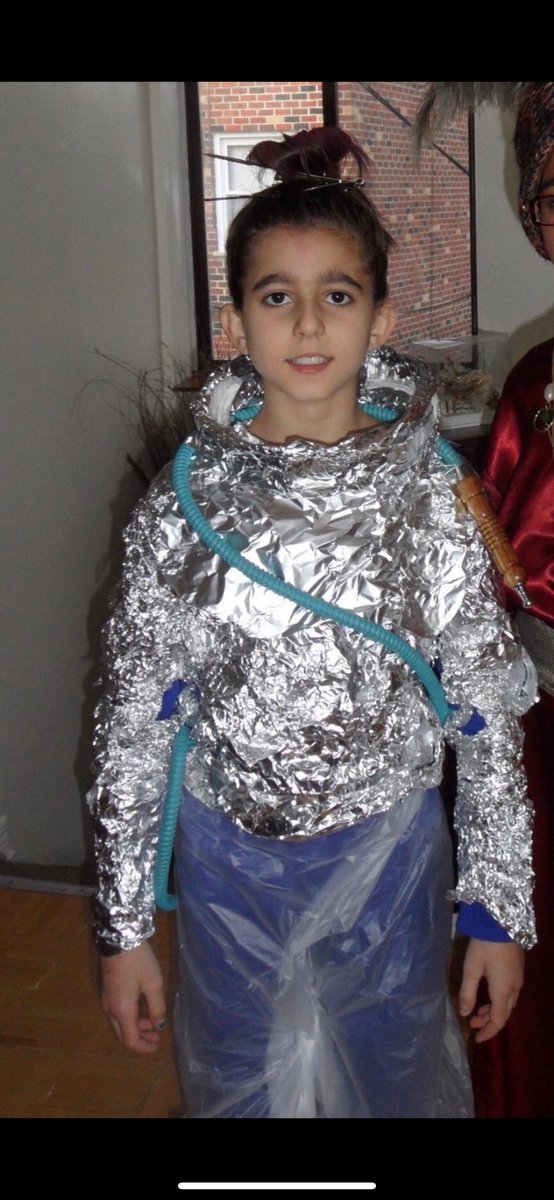 still can't believe my mom made me be a hookah for a halloween when I was younger, what was she thinking 🤦🏼‍♀️