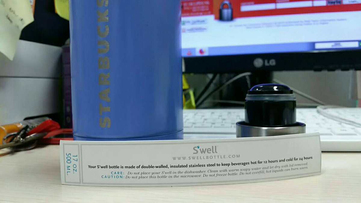 dimasstwn_'s tweet photo. for sale .
tumbler starbucks s'well .
kondisi baru 100% tidak pernah digunakan .
ori 100% beli di store starbucks langsung .
beli 600k . jual 450k . (jangan di tawar) 😢😥😭
#tumbler #tulmberstarbucks #Starbucks #swell #saletumbler https://t.co/hCnizp2nWU