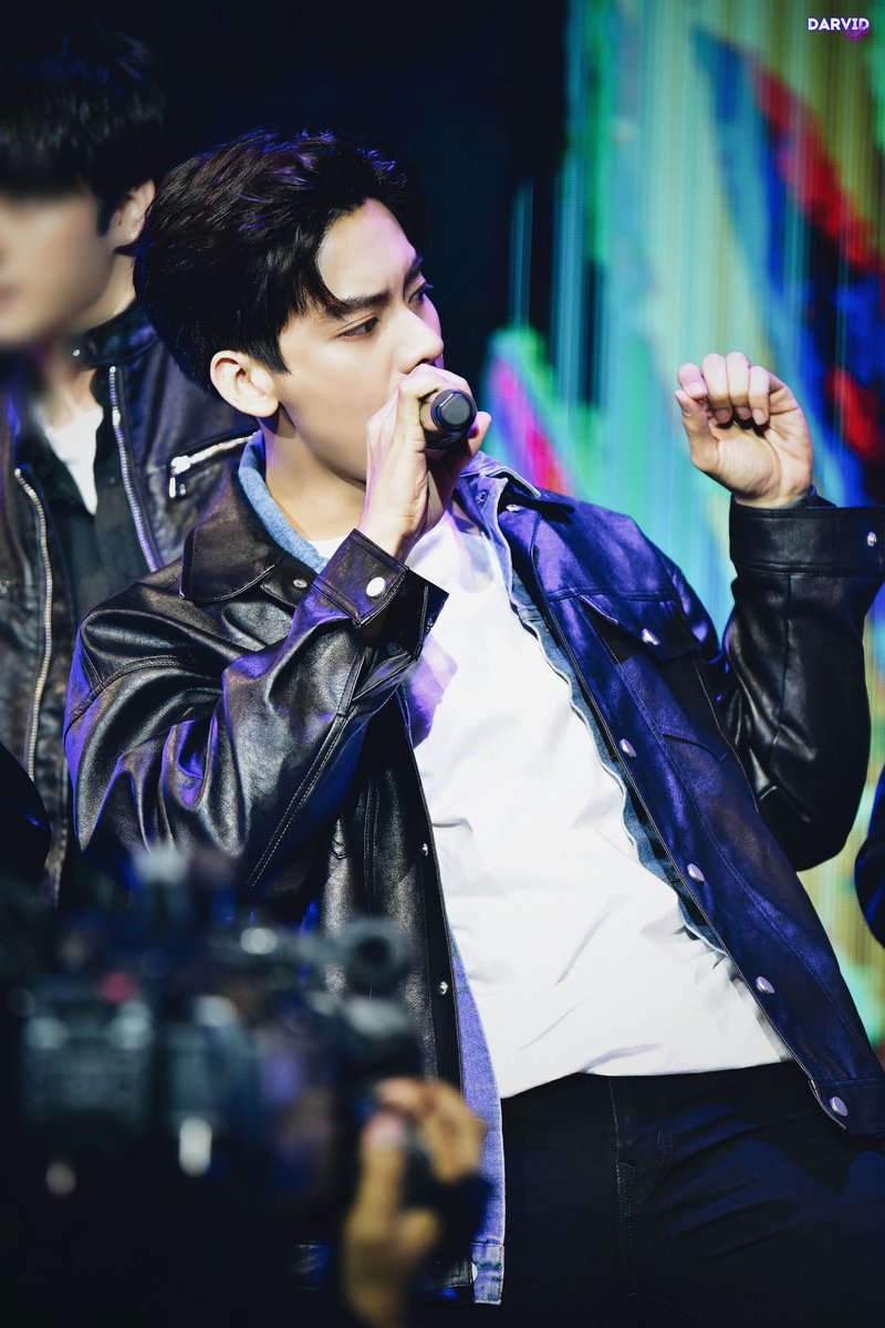 darvidlight's tweet image. 🎤 ' 🎶
#TaeDarvid
#เต้ติสชีวิตโลเทค
#superboyprojectweek10