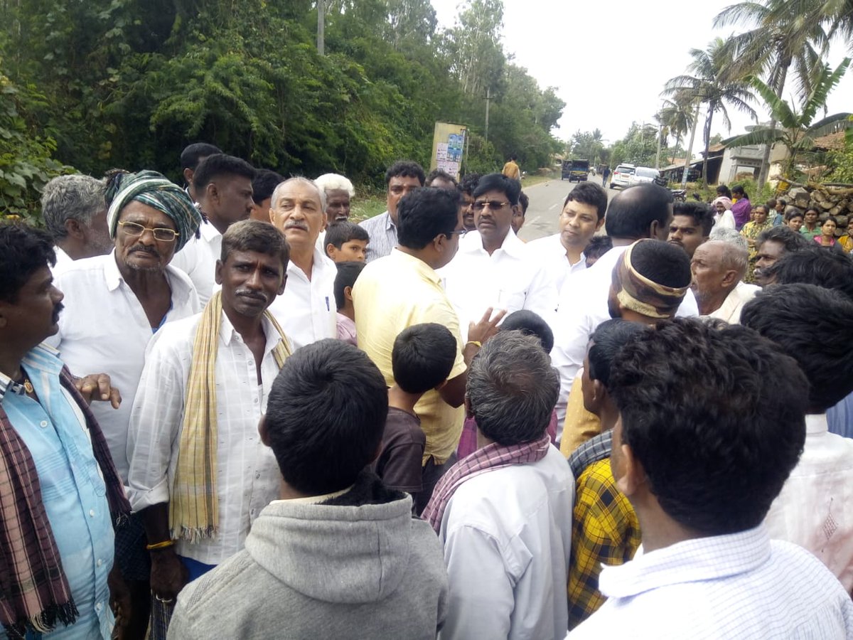 Viswanathan_INC's tweet photo. கர்நாடக மாநிலம் ஹீன்சூர் சட்டமன்ற இடைத்தேர்தல் காங்கிரஸ் கட்சி வேட்பாளர் @HPManjunathINC அவர்களை ஆதரித்து, ஹெஃத்துரா ஊராட்சியில் பொதுமக்களிடம் வாக்கு சேகரித்த போது.

#byelections2019 #Karnataka https://t.co/dRUbTsSzl1