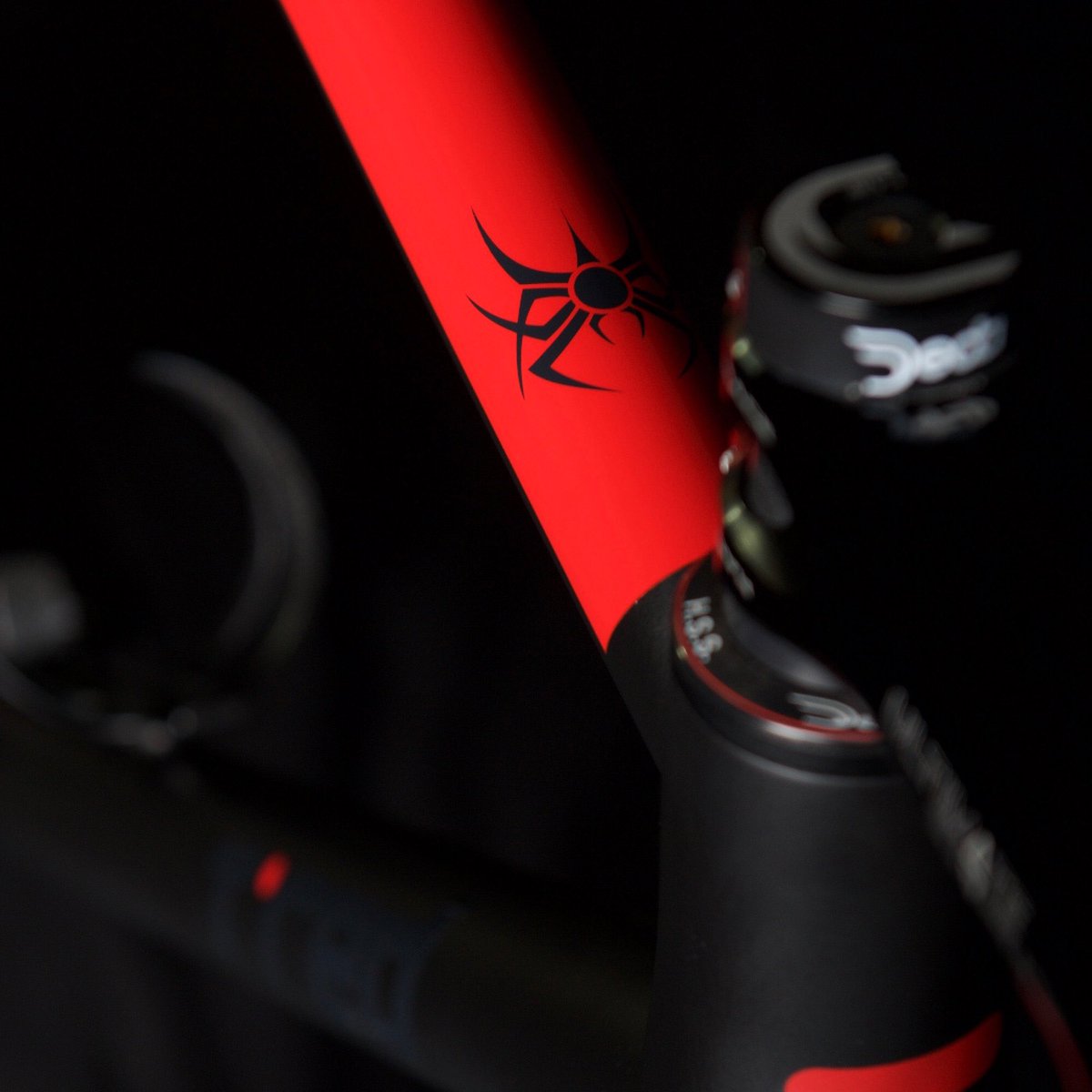 Black Friday ends today at midnight! Write to us or call to discover all the test bikes at 20% off!
#BlackFriday #tredders #tredbikes #steelisreal #aracnide