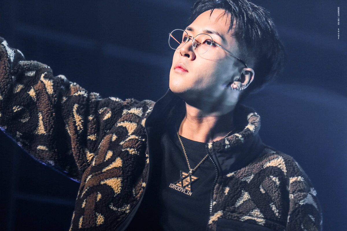 vixxserendipity's tweet photo. 191123 LIMITLESS 릴리즈파티 밤공
@RAVI_GTCK 
MY KING👑👑
.
#GROOVL1N #그루블린 #RAVI #라비 #빅스 #VIXX #LIMITLESS #김원식 #RELEASEPARTY #3rd_EP https://t.co/lb8WEBhESk