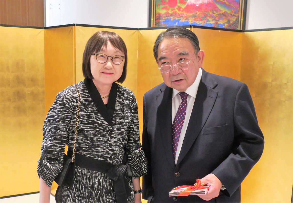 Réception 5
M.François Claudel, petit-fils de Paul Claudel.
Zainal et Jenifer, Ambassadeur du Singapour.
M. Jorge TORRES-PEREIRA, Ambassadeur du Portugal.
Mme Mariko POIMBOEUF(avec Jean-Claude, son mari, grands amis de longue date).