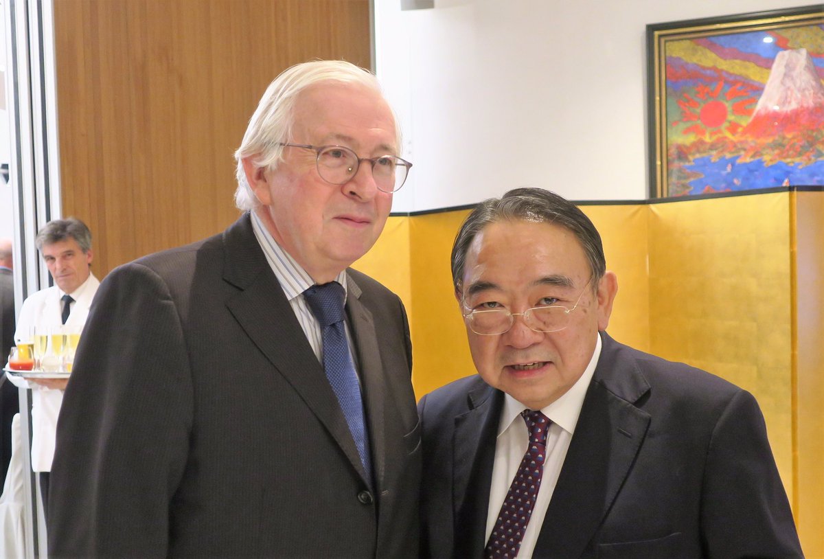 Réception 7
M. Denis de KERGORLAY, Pdt du CUI, mon voisin, Agnès de CLERMONT-TONNERRE et son mari.
M. Francis DELON de CNCTR.
M. Jean-Pierre MORELLE.
M. Jean-Yves COLIN.
Agnès, Francis, Jean-Pierre et Jean-Yves sont mes amis depuis l’ENA.