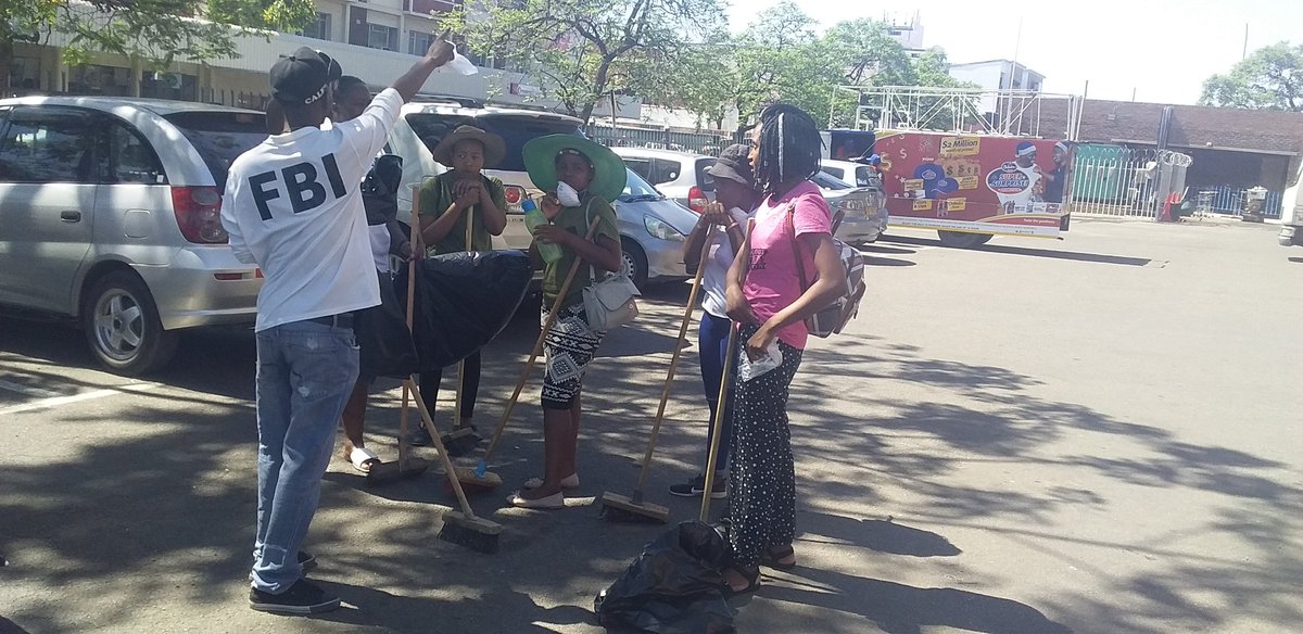 reachingcharity's tweet photo. Clean up campaign in partnership with wild life encounter Safaris and relaxtion resort https://t.co/SSq1ScRIXx