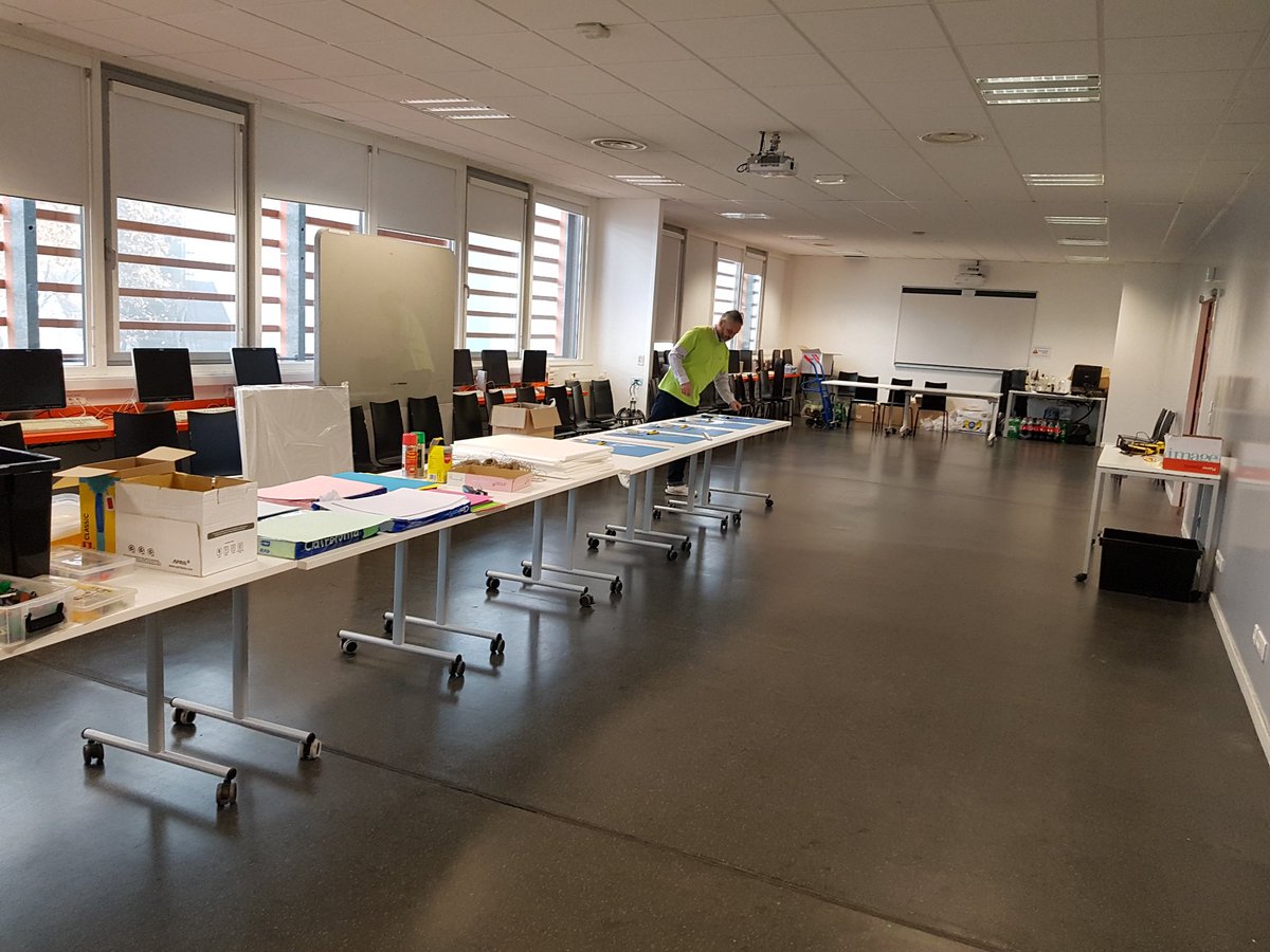 EvaBarbereau's tweet photo. [LIVE #48H2019] Le matériel de maquettage est prêt ! Les étudiants peuvent désormais mettre en forme leurs idées ! https://t.co/fi164Z8O0v