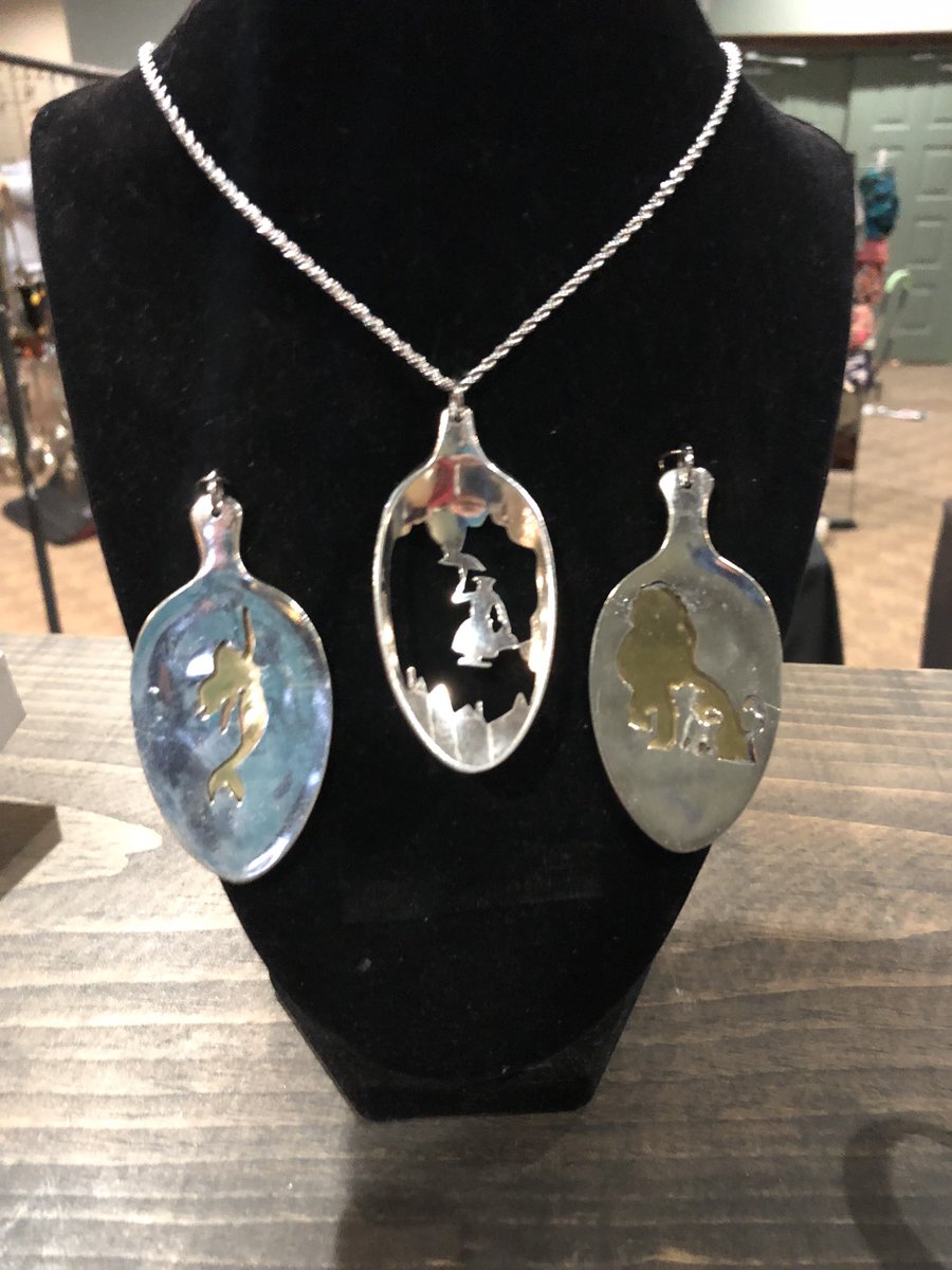 FlatcreationSS's tweet photo. We are at the Comfort Inn in Plattsburgh NY on the 3rd floor by the #plattsburghbrewingcompany The weather is supposed to be great Donโt forget that we have 15% off on our Etsy shop #FlatwareCreationSS #shopsmallbusiness #shopsmallsaturday #silverwarejewelry #etsysalesevent https://t.co/yFzbNLAIvd