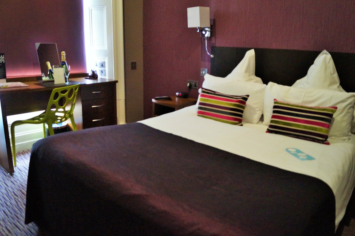 Eat... Sleep... Repeat!
Special #BlackFriday offer available to buy until next Sunday - £75 for a stay in a Dapper Double, including dinner for 2 and breakfast in the morning! What an amazing Christmas Gift!
bit.ly/34xKyRZ