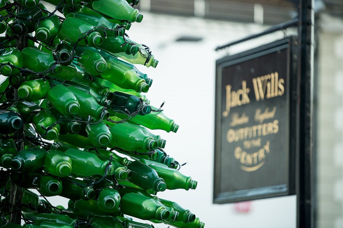 ChichesterDC's tweet photo. Don't forget to come and see us at 4.30pm today outside Jack Wills for the switch on our of our beautiful recycled bottle Christmas Tree @WSRecycles @chichesterBID @jackwills @PurchasesChi #Treecycled https://t.co/SAEX4FbQJW