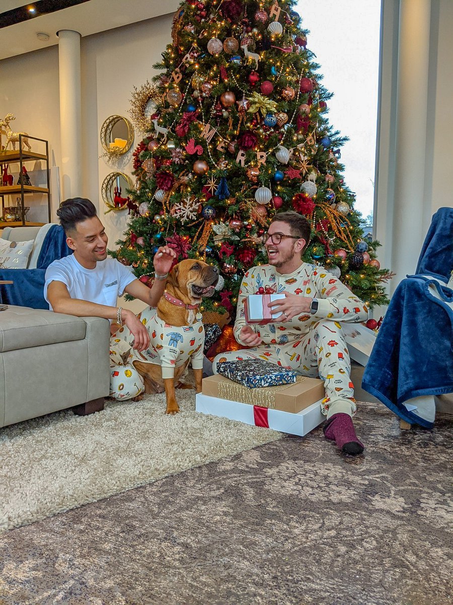 If I've ever had a photo worthy of making into a Christmas Card, this would be it 😍

@fashionights, #CanelaReyes &amp; I all wearing our favourite 2019 <a href="/DrakeGenrlStore/">Drake General Store</a> onesies (matching of course) in the incredible <a href="/CanadianTire/">Canadian Tire</a> #CTCHRISTMAS house 🎄🎁♥️ instagram.com/p/B5fWbGLBfHv/…