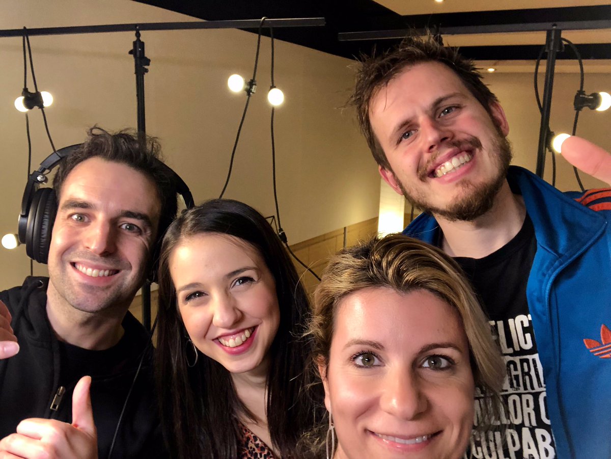 JordiGinesta's tweet photo. Ahir vam gravar una cançó molt bonica amb amigues i amics preciosos. 

Sempre a la mateixa trinxera que @lauraduranbcn, @doctorprats, @gertrudisband, @gemmahumet, @SoleGuillem, @labandadelpanda, @polfuentes, @musicsclr... i cia. 

Perquè arriba Nadal i seguim dempeus. ✊🏻 https://t.co/MSC6JcQ7oj