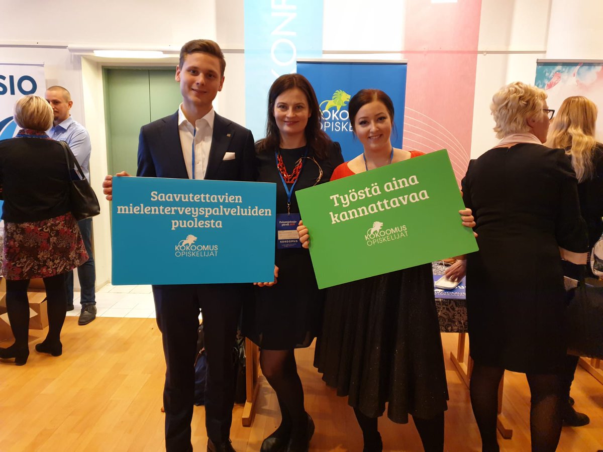 Tuhatkunta's tweet photo. @kokoomus puoluesihteeri @kristiinakokko mukana kanssamme! 🙏💙

#kokoomus #kokoomusopiskelijat https://t.co/RNRHo33MyA