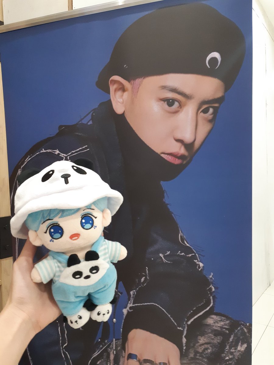 SaRa_6188's tweet photo. Thanks to @QuellevieCH for organizing SeChan's cs event💕 Won a SeChan poster from lucky draw😍🍀
#PartyHardwithChanHun #CHANHUN #SECHAN #CHANYEOL #SEHUN #EXO #EXO_SC #weareoneEXO https://t.co/BuRzs9PXfu
