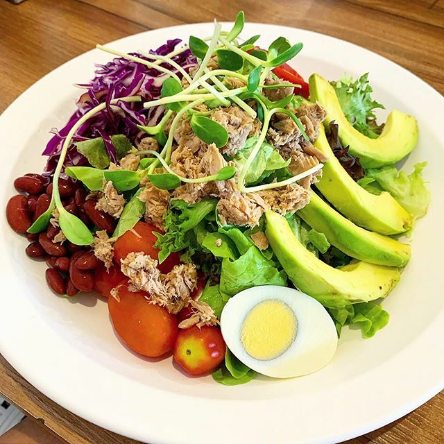 kohealthy's tweet photo. 🔸Salads around the world 🌏 - No matter where I am or where I go, I need to have my salads. How my mom uses to tell me: Salad again? 😅 I have found this amazing place here in Chiang Mai, where they make these incredible salads 🥗 from a huge variety of ingredients 😍
...
🔸E… https://t.co/F74wEIPzZ6