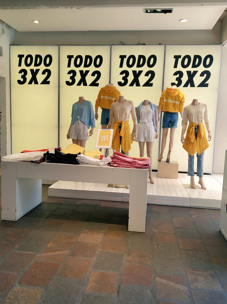 TrendHuntingBA's tweet image. Estás buscando para comprarte algo lindo? Mira la propuesta del #outlet de @portsaidmoda 3x2 en Av Córdoba. 
#asesoradeimagen #visualmerchandising #visualmerchandiser #asesoramientodeimagen @LasteroNatalia