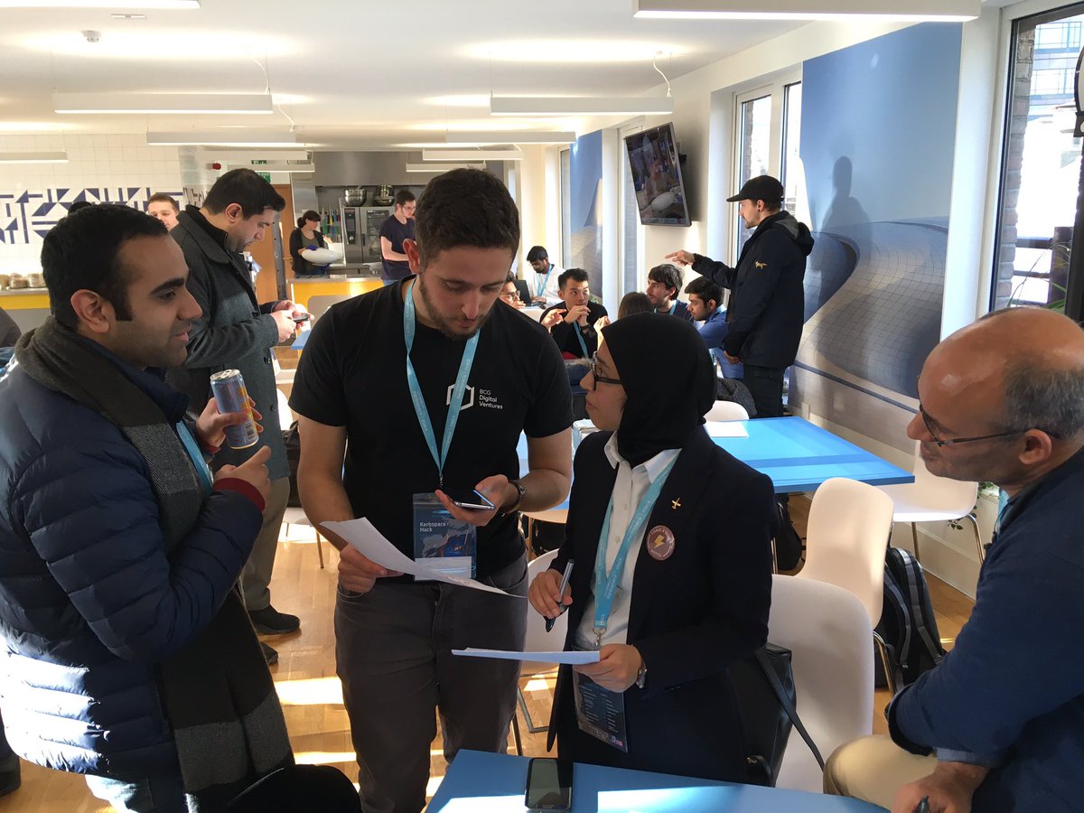 BrianLinuxing's tweet photo. Loads of teams at the #kerbspacehack hackathon https://t.co/dI0TqibBNz