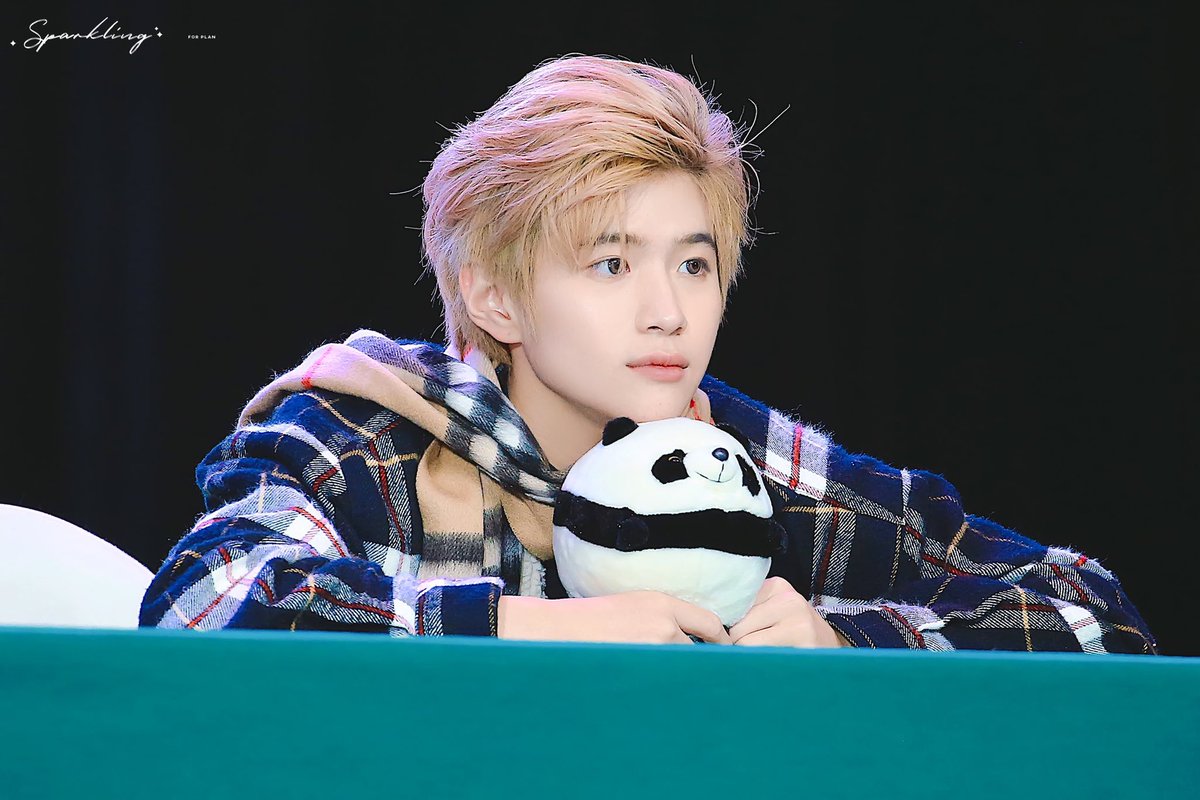 SparklingPlan's tweet photo. 「191130 」

冬日恋歌❄️

@bplannnnn 
#คนของแปลน
#PlanRathavit
#TEMPT
#TemptFMinChengdu https://t.co/Bi7Sq4cgqJ