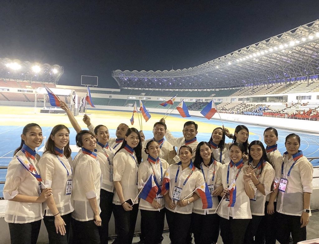 VolleyNationPH's tweet photo. Philippine Women’s Volleyball Team 
🇵🇭🇵🇭🇵🇭🇵🇭🇵🇭

#30thSEAGAMES 
#SEAGames2019 
📷 @majoybaron https://t.co/Gq7uy2JX6b