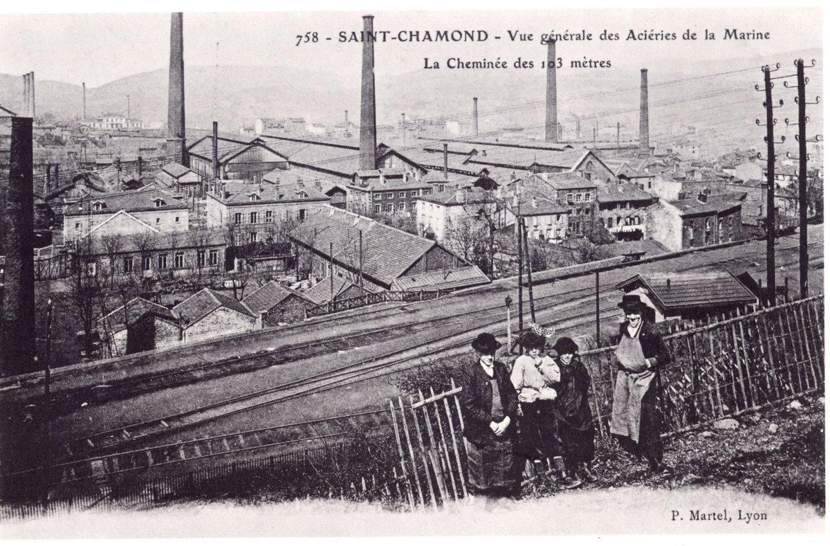Mais la plupart des usines fabriquant les chars sont loin d’un port.Et de toutes façons, les zones des combats aussi.Donc le train fut le seul moyen de transport possible.Exemple avec l’usine Saint Chamond du côté de Saint Étienne.