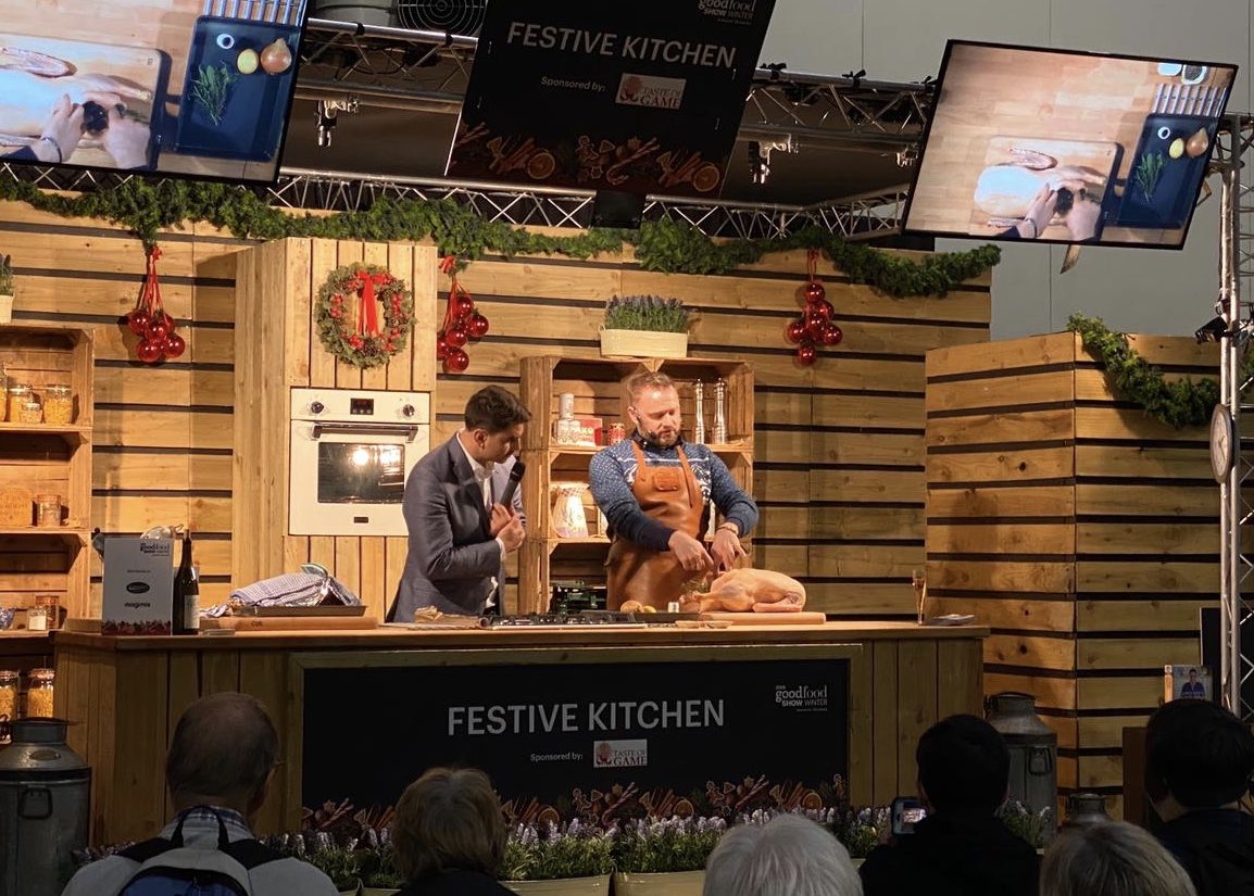 Thermapen_'s tweet image. We really enjoyed our sponsored cooking sessions with @rholdenbbq at @BBCGoodFoodShow on Thursday and Friday! We have two more with @billy_and_jack at 14.00 today and tomorrow where they&apos;ll be cooking up a delicious Christmas goose. #GFSWinter