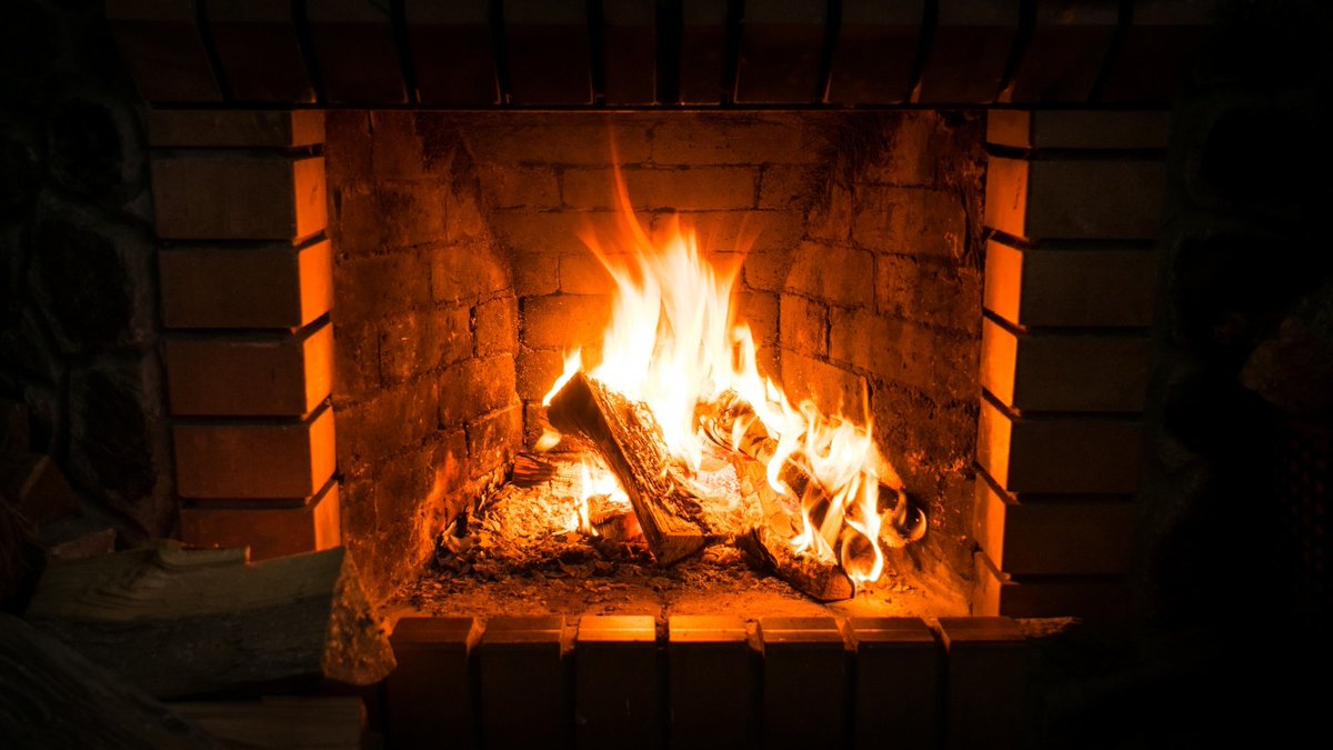 NHNieuws's tweet photo. Waarschuwing van overheid: stook vanavond geen hout https://t.co/is0o4cII3J https://t.co/yBtTGrp5dc