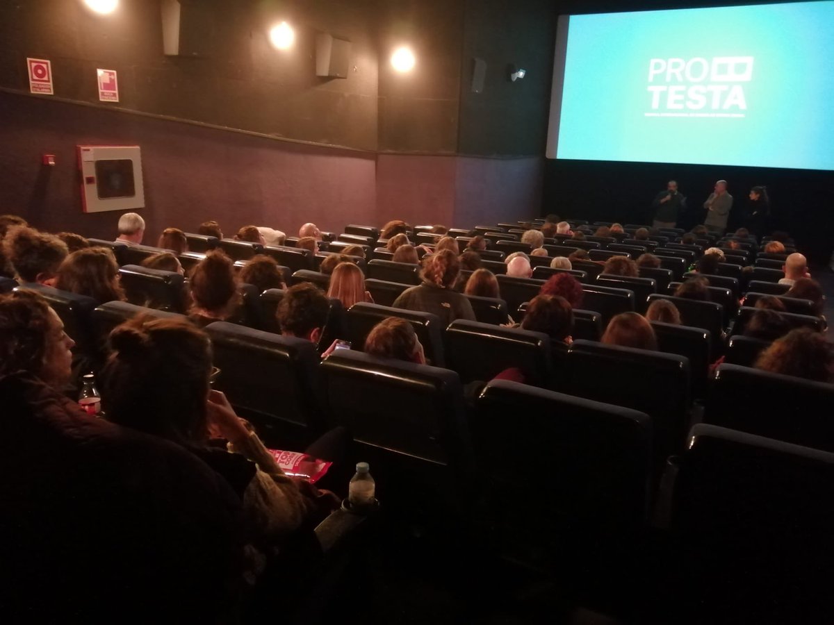 FProtesta's tweet photo. Prop de 80 persones van venir divendres a #Girona a la projecció de 'Rafiki' dins el cicle #Sinergies2019 organitzat per @FundacioSERGI en col·laboració amb el @FProtesta. En acabar hi va haver un debat amb l'associació @ACATHI
🎉 Gràcies!
#gènere #igualtat #LGTBI #protestaEnRuta https://t.co/suIYfY7VPT