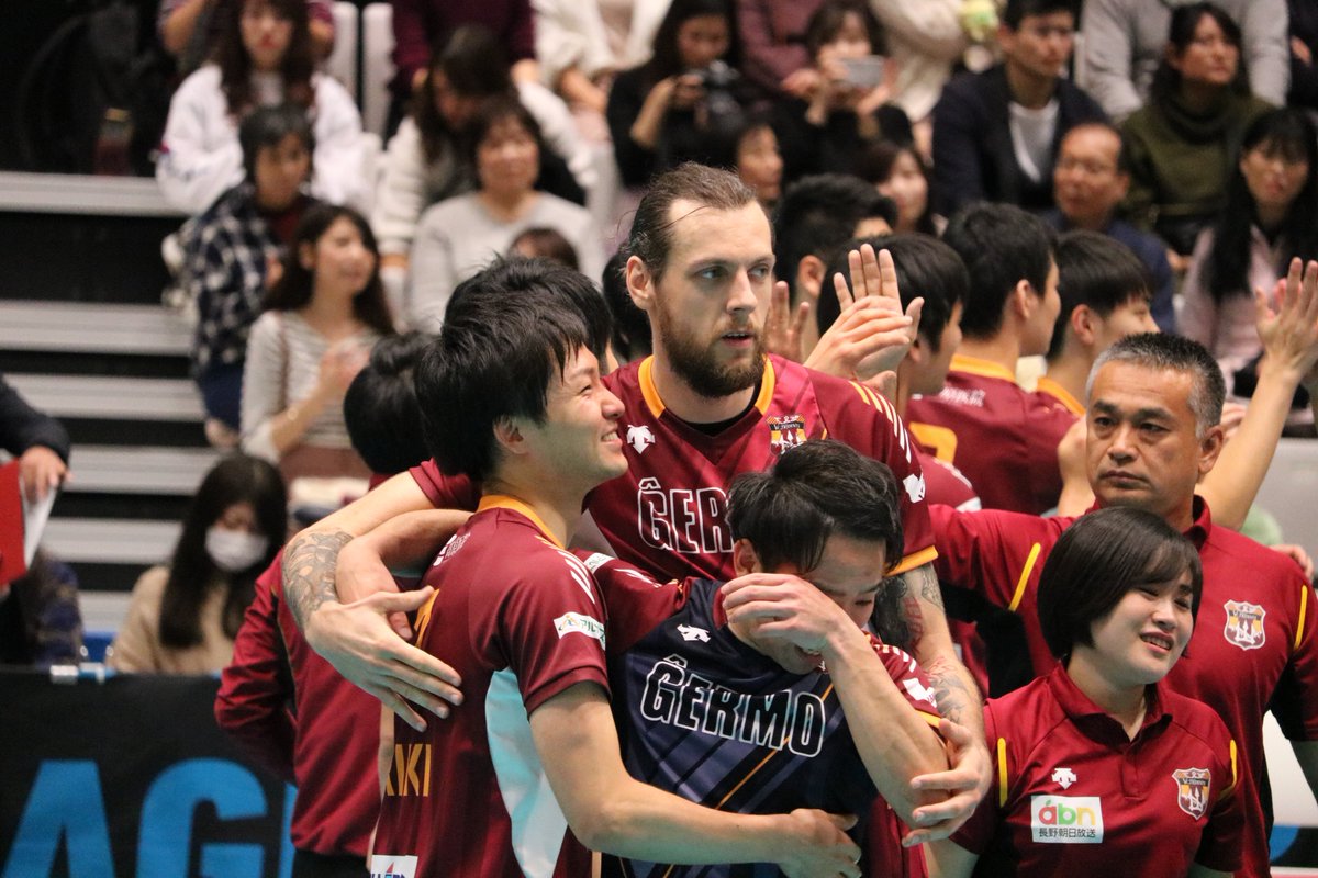 irvovihs's tweet photo. 初勝利のとき。貰い泣ける…

20191110@墨田
#VC長野トライデンツ
#栗木勇
#山本憲吾
#パトリック・ストレジェク https://t.co/bGzLNX6lUD