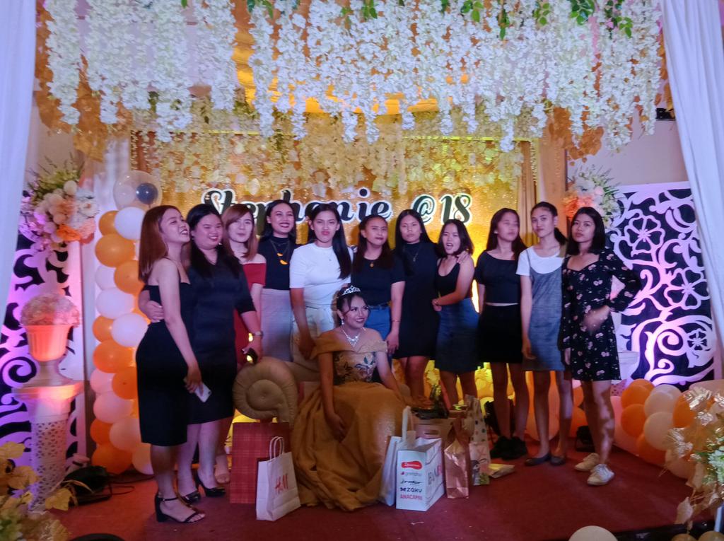 Happening right now: Stephanie Shane's celebration of her 18th birthday! 😊😎

#BTS #Debut #DonnasCateringServices #CateringForAllOccasions