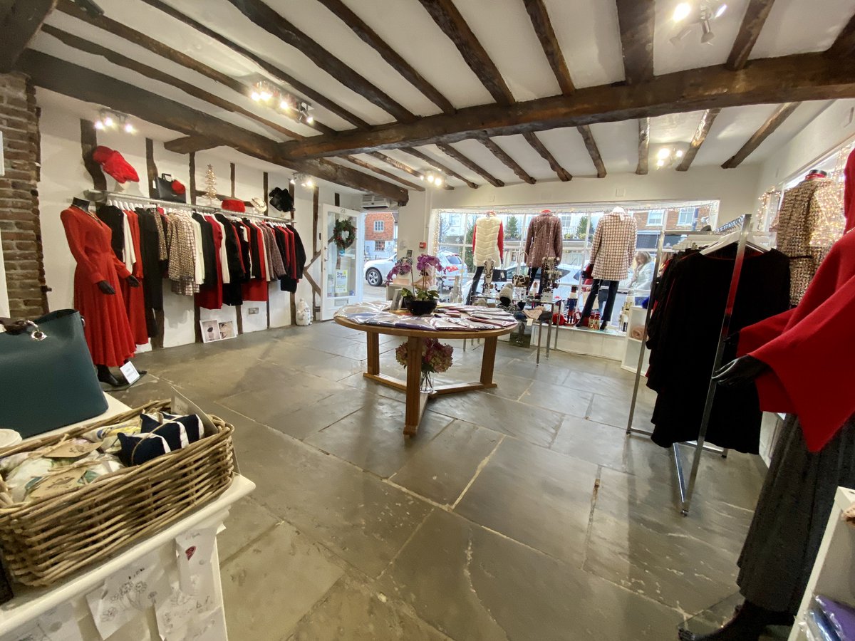 Christmas Shopping alert. Check out all these lovely photos showing off Cashara Ladies Fashions &amp; accessories too! You'll find Cashara at 23 High Street which is at the corner of Sayers Lane/High Street in Tenterden mytenterden.co.uk/directory/cash… <a href="/CasharaKnitwear/">Cashara Knitwear</a>