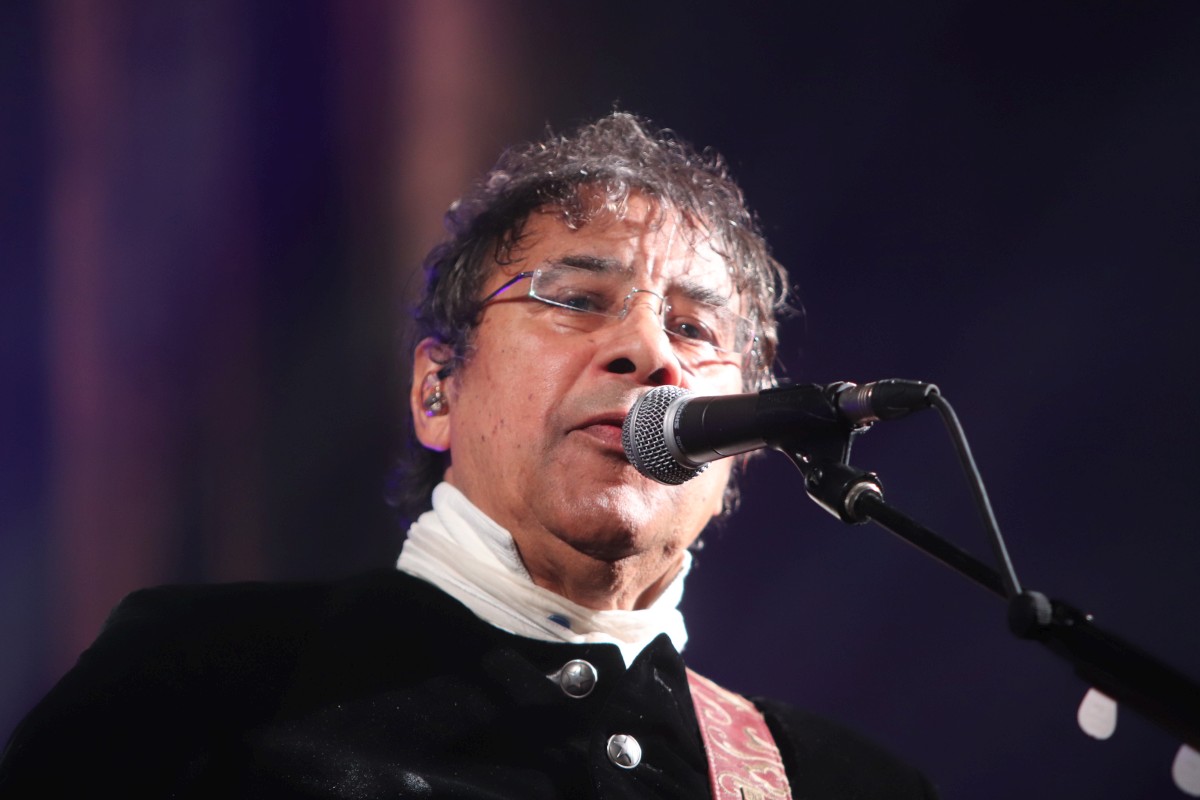 Laurent Voulzy chantait hier soir à l'église Saint-Jean Baptiste bit.ly/2OykzUC