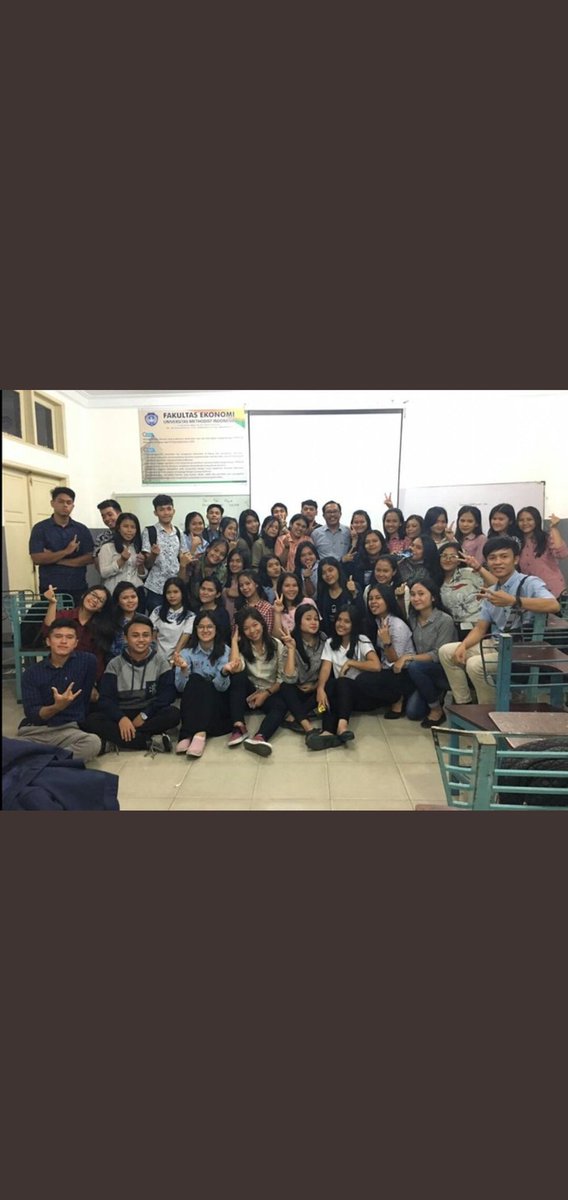 NababanObet's tweet photo. Di universitas methodist indonesia juga di ajarkan menjalan kasih antar dosen dan mahasiswa/i dan dimana kami diajarkan saling menghargai,tidak ada memilih teman,saling kompak,begitu juga kami menganggap dosen sebagai sahabat.🤗💦🌸
#FEUMIMedan #umimedan https://t.co/hk439EUswa