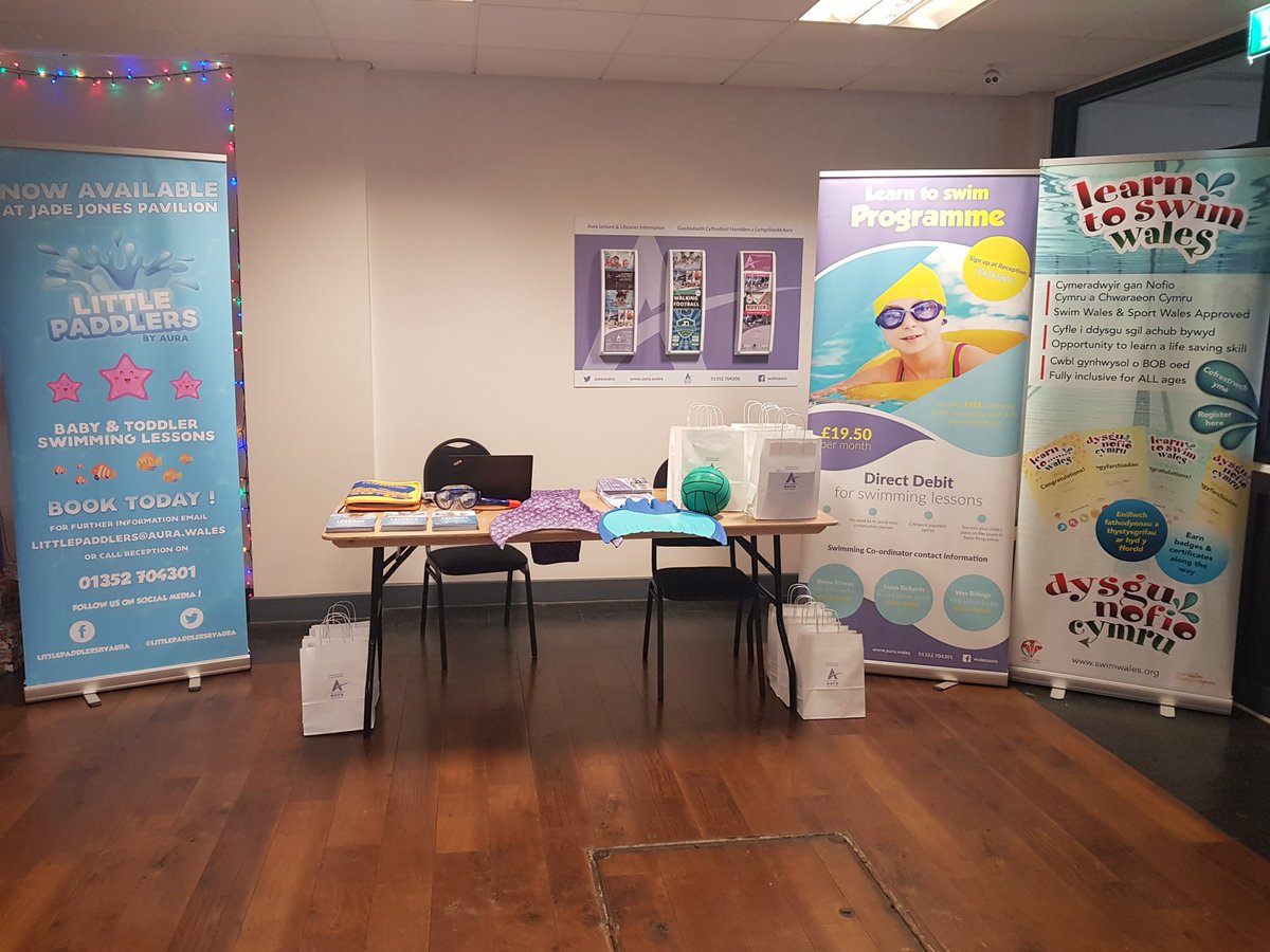 auramoldswim's tweet photo. Were at @DLC_IceRink promoting all things swimming that @aura_wales has to offer across our 3 swimming pools. Come and pick up a leaflet package and chat to us about your swimming needs #learntoswim #littlepaddlers  #mermaidtails #waterpolo #snorkelling #lifesaving https://t.co/4mUHLCBicC