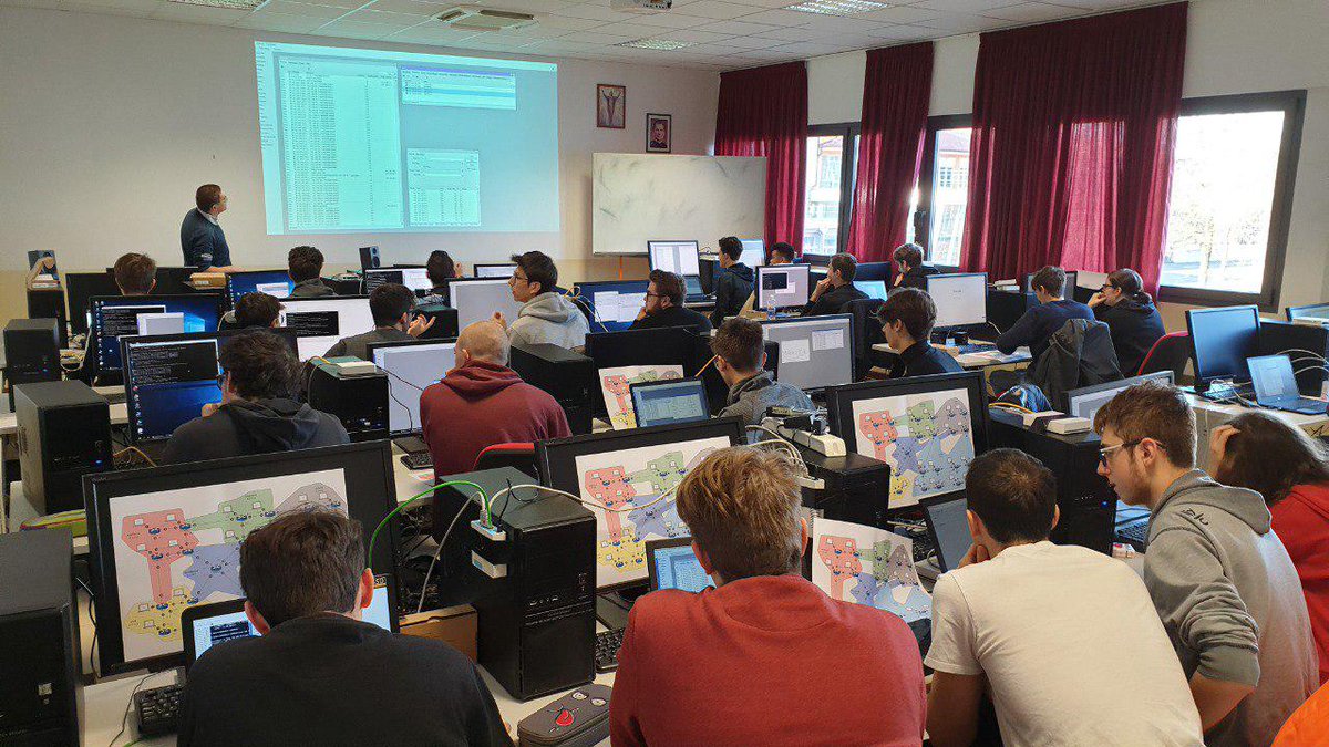 vittore's tweet photo. OSPF exercise at @BearziDonBosco  with a bunch of @mikrotik_com routers https://t.co/WQEYGltOgz