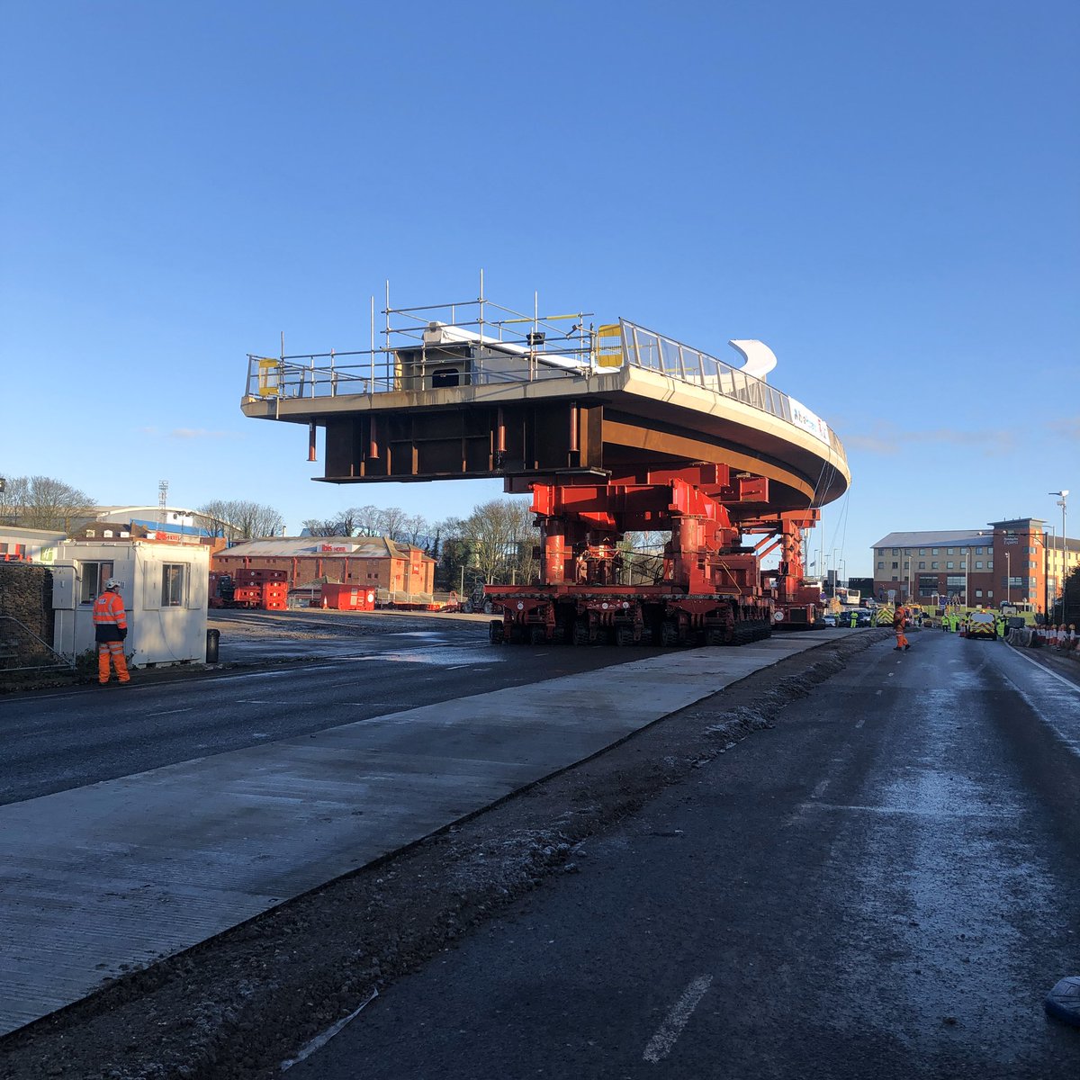 VFK_LutonDART's tweet photo. And sheโs off!
#LutonDART #GatewayBridge #Bridge #BridgeMove #LoveLuton #LoveConstruction #Engineering #Milestone https://t.co/0G4heOzmTy