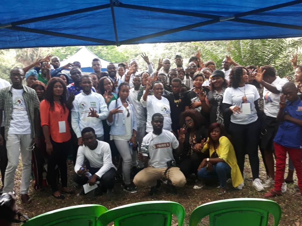 MerveilleKINKE1's tweet photo. La Dynamique des Jeunes pour l'Environnement et le #Développement #Durable @DyjeddR en sigle a clôturé hier Vendredi 29 Novembre 2019 la troisième édition du #Forum des #Jeunes sur le #Climat #fojec au jardin botanique de #Kinshasa.
@actualitecd
@ghislainmbesse https://t.co/umxkHXKc38