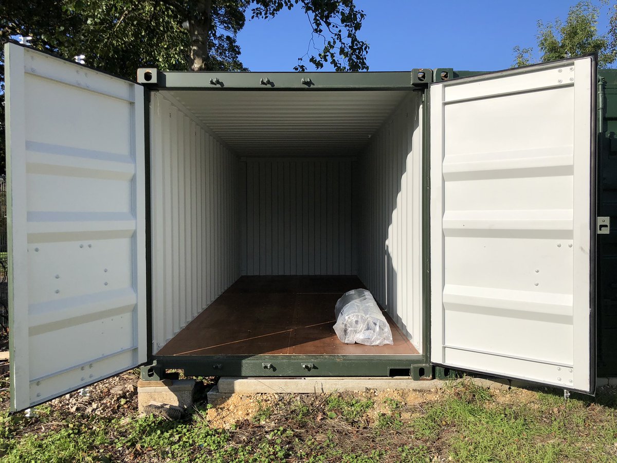 selfstoragehire's tweet image. New containers arriving soon ready to #decluttter in time for Christmas