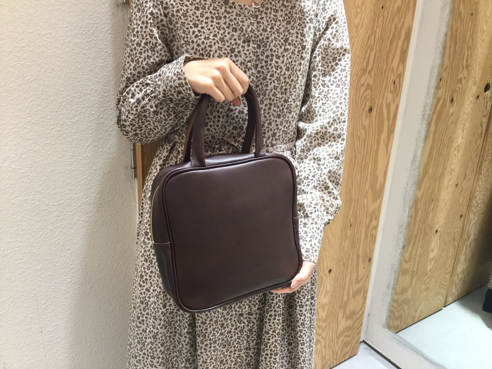 感謝プライス フィグロンドン grandma hand bag ダークブラウン ...