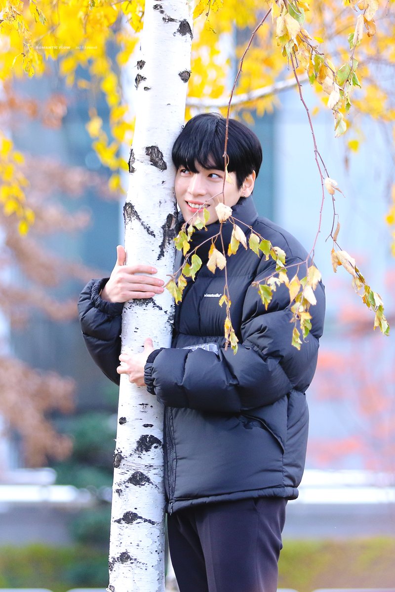 romanticflow_94's tweet photo. 191126 #인투잇 #IN2IT #현욱
나의 계절은 다 너야🍁
https://t.co/m2YGedsaxb
https://t.co/KKNNeRu3ds
https://t.co/9UF0z0G436
https://t.co/CcBCu1KmJ5 https://t.co/fy4d5HECZd