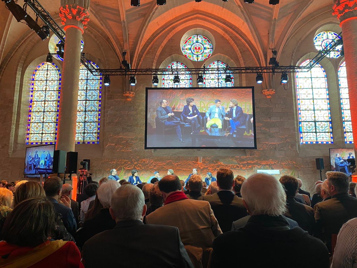 L'économie que l'on appelle "nouvelle", celle des plateformes, représente déjà 10% de l'économie mondiale et croit de 20% pour an, il est plus pertinent de parler d'économie du futur. #EDR2019 <a href="/LesEntretiens/">Les Entretiens</a>